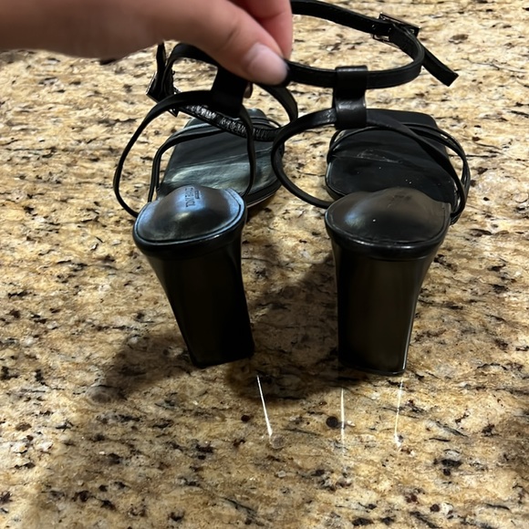 Tony Bianca black heels - Picture 4 of 4